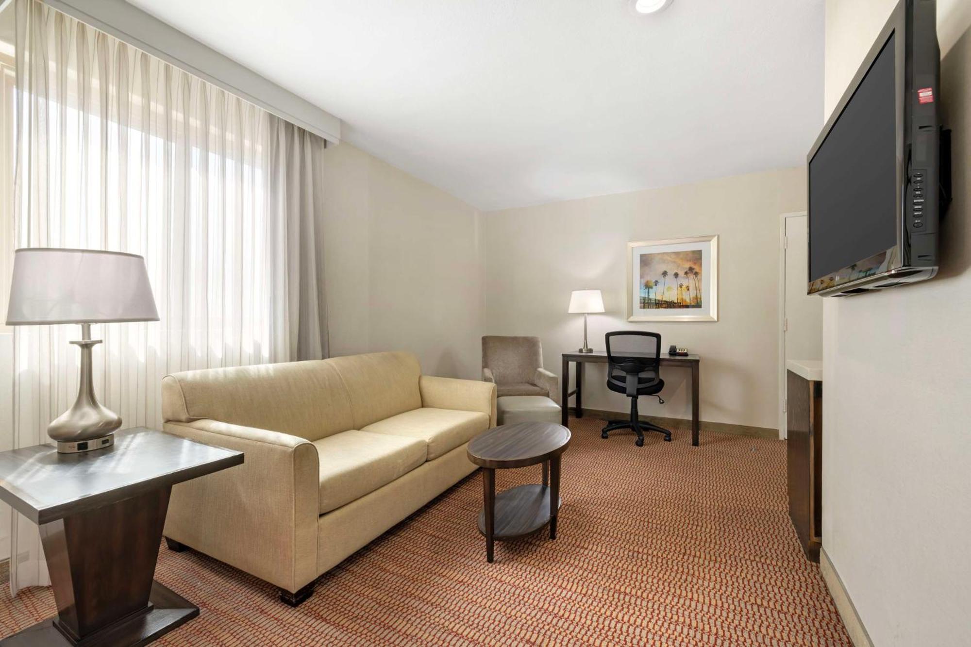 Hotel Western Royal Palace Inn&suites 3*