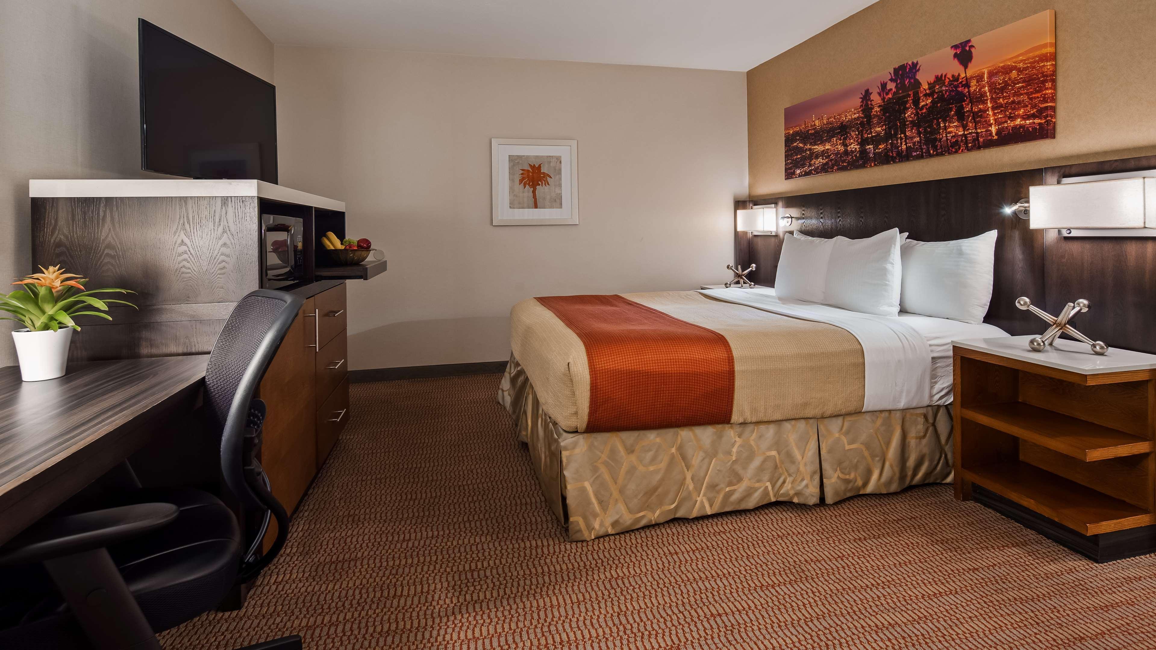 Western Royal Palace Inn&suites Hotel 3*