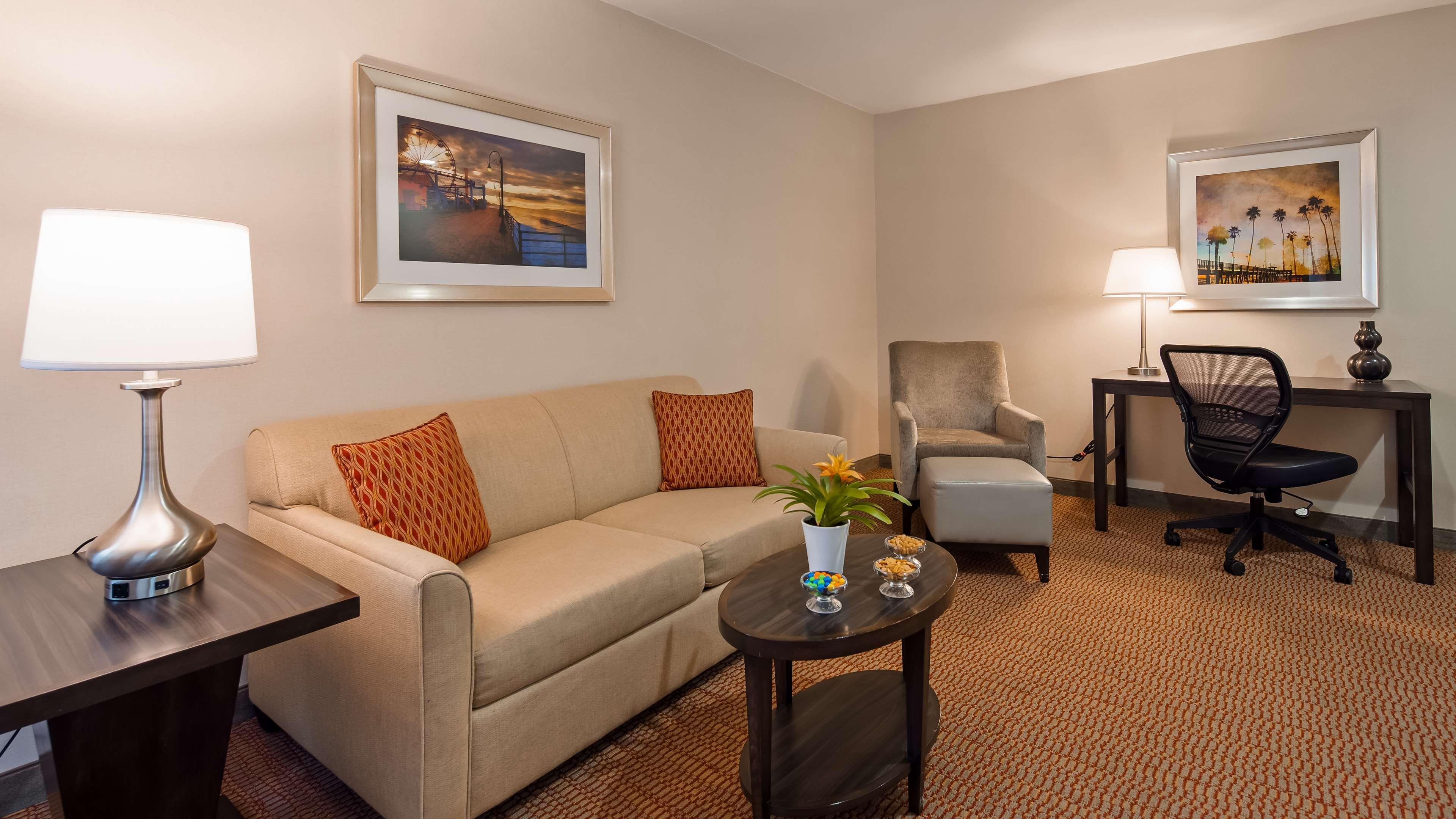 Western Royal Palace Inn&suites