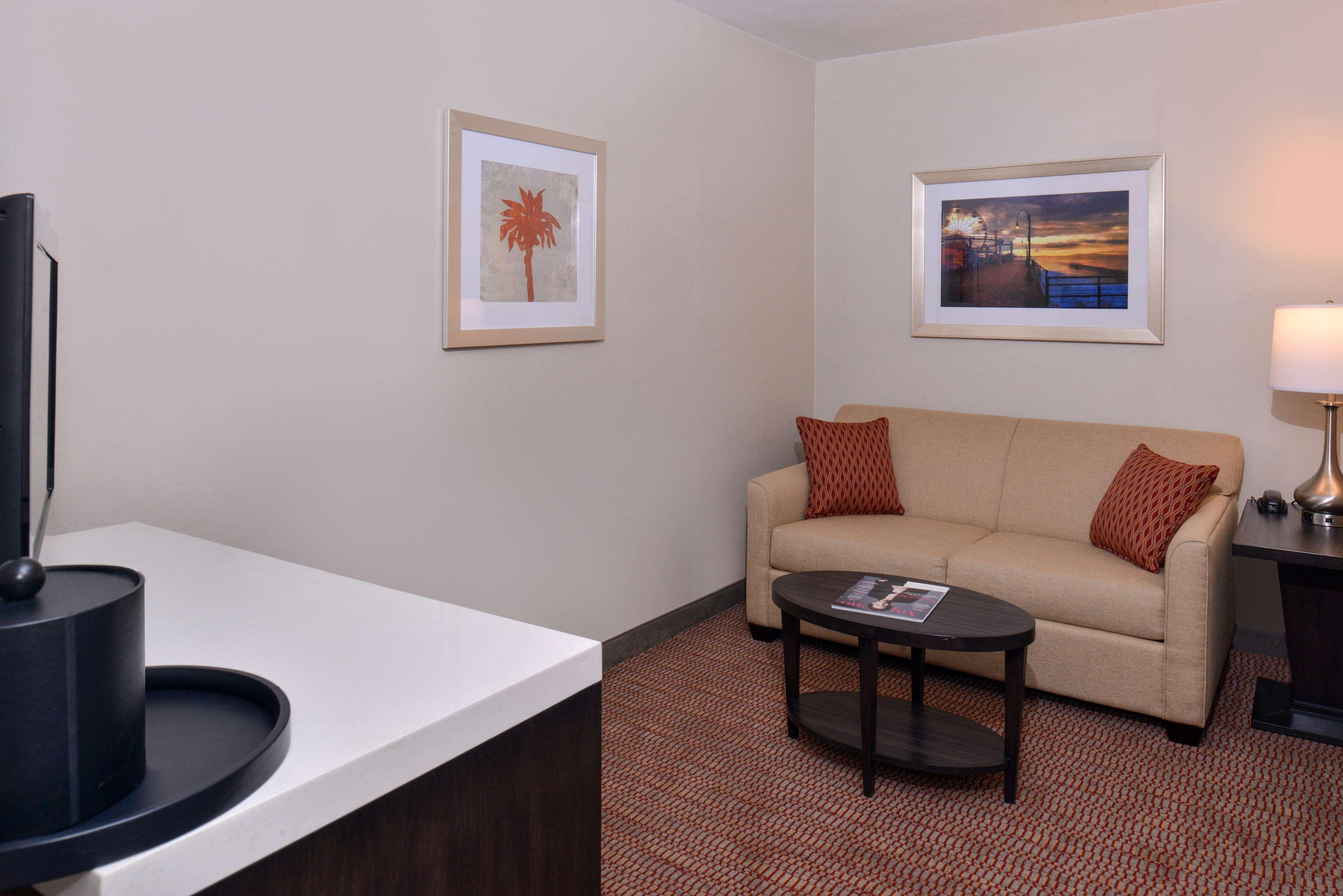 Western Royal Palace Inn&suites