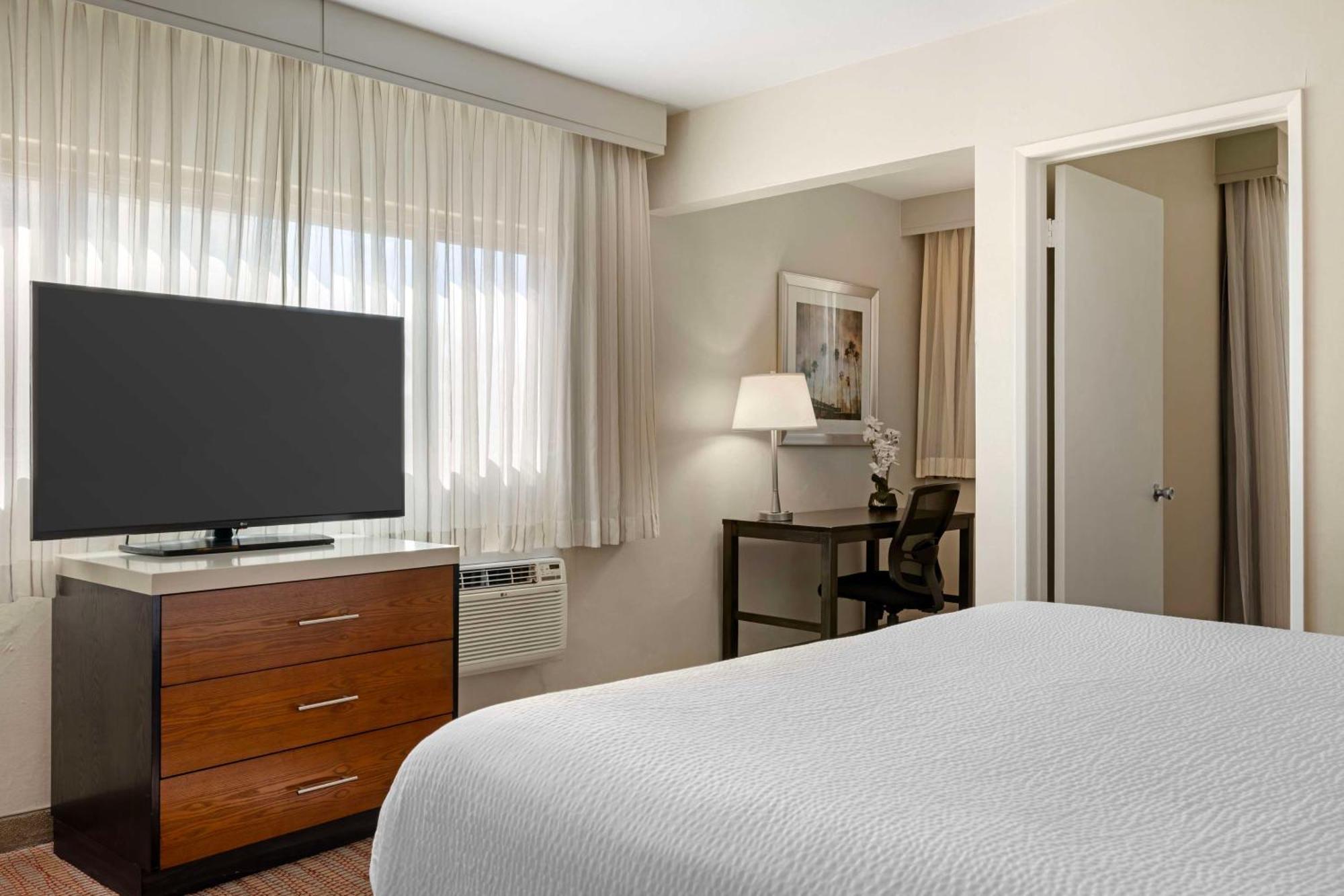 Western Royal Palace Inn&suites